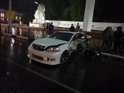 В серьёзной аварии на площади Победы пострадали три человека